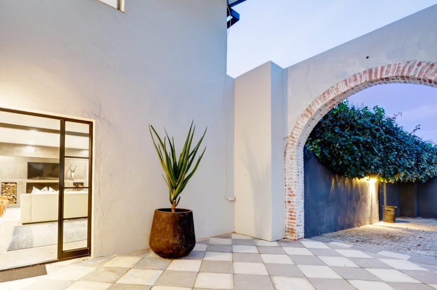 6 Bedroom Property for Sale in Welgemoed Western Cape
